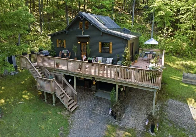 Homes for sale in Bennington, VT | 515 Quarry Rd, Bennington, VT 05201 | MLS# 5089246