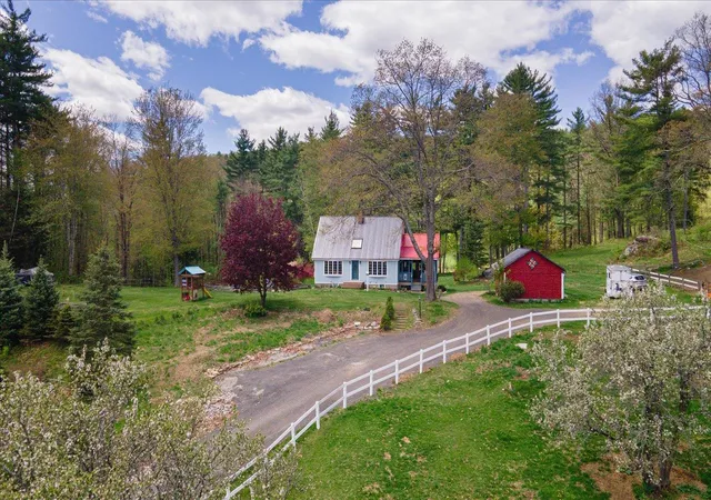 2nd image of 295 Manning Hill Rd, Winchester, NH 03470 | MLS# 5089279