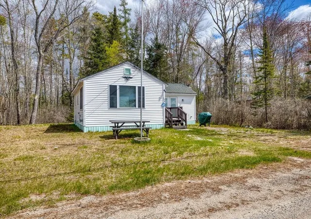 Photo 3 of Single family home for sale at 104 Bailey Rd, Effingham, NH 03882 | MLS# 5089306 | Listing updated on 2026-08-04