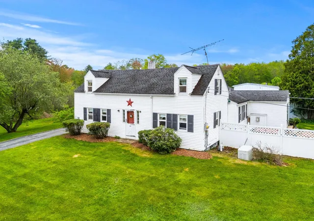 2nd image of 481 Boston Post Rd, Amherst, NH 03031 | MLS# 5089341
