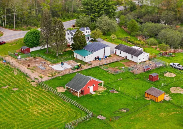 3rd image of 481 Boston Post Rd, Amherst, NH 03031 | MLS# 5089341