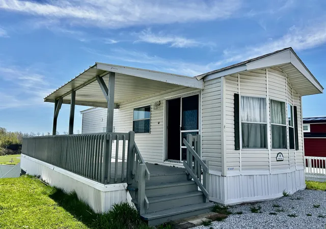 3rd image of 8 Angler Ln, South Hero, VT 05486 | MLS# 5089349