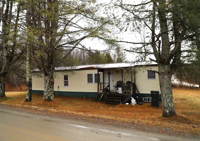 3rd image of 17 Robinson Rd, Lincoln, VT 05443 | MLS# 5089476