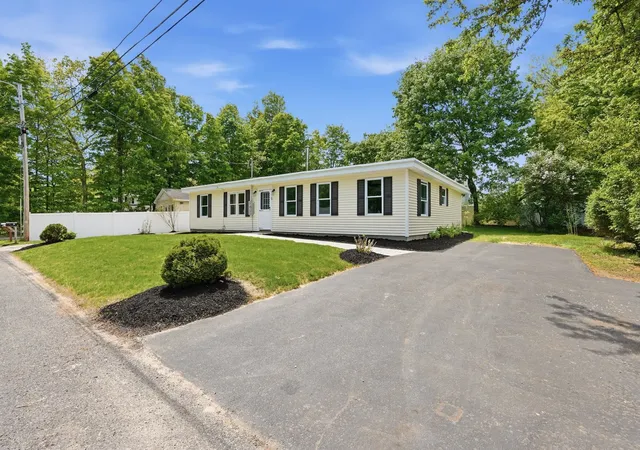 Photo 3 of Single family home for sale at 20 Orchard Ter, Salem, NH 03079 | MLS# 5089575 | Listing updated on 2026-09-07