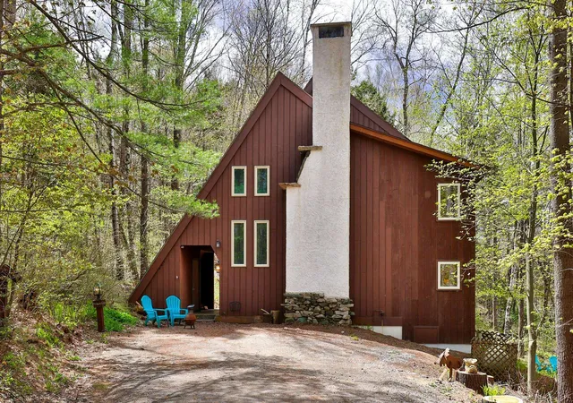 Homes for sale in Rochester, VT | 208 Great Hawk Rd, Rochester, VT 05767 | MLS# 5089576