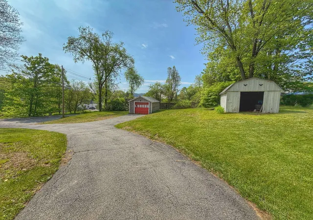 Photo 3 of Single family home for sale at 160 Elm St, Claremont, NH 03743 | MLS# 5089620 | Listing updated on 2026-06-24