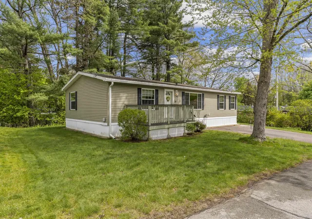 Homes for sale in Nashua, NH | 16 Eric Ave, Nashua, NH 03062 | MLS# 5089676