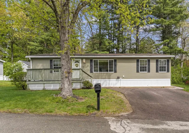 Homes for sale in Nashua, NH | 16 Eric Ave, Nashua, NH 03062 | MLS# 5089676