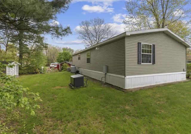 Homes for sale in Nashua, NH | 16 Eric Ave, Nashua, NH 03062 | MLS# 5089676