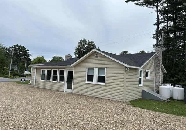 Photo 3 of Condo for sale at 46 Glendale Pl #1, Gilford, NH 03249 | MLS# 5089718 | Listing updated on 2026-09-24