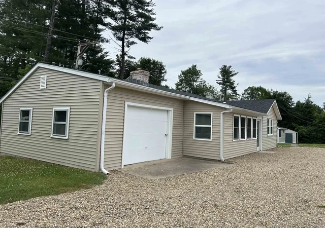 Photo 3 of Condo for sale at 46 Glendale Pl #1, Gilford, NH 03249 | MLS# 5089718 | Listing updated on 2026-09-24