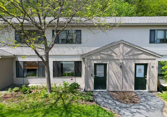 Homes for sale in Hartford, VT | 133 Colonial Dr #403, Hartford, VT 05001 | MLS# 5089775
