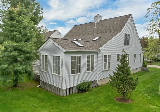 Photo 3 of Condo for sale at 20 Hampton Mdws, Hampton, NH 03842 | MLS# 5089777 | Listing updated on 2026-06-25