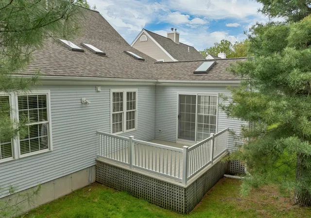 Photo 3 of Condo for sale at 20 Hampton Mdws, Hampton, NH 03842 | MLS# 5089777 | Listing updated on 2026-06-25