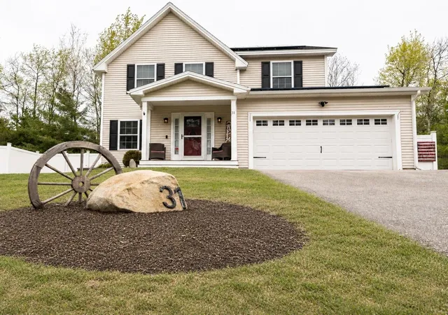 1st image of 31 Rangeway Dr, Rochester, NH 03868 | MLS# 5089780