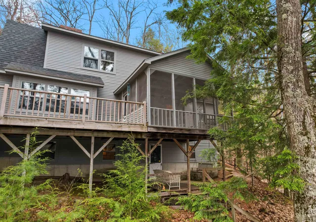 Photo 1 of Single family home for sale at 4499 Lower Waterford Rd, Saint Johnsbury, VT 05819 | MLS# 5089806 | Listing updated on 2026-09-19