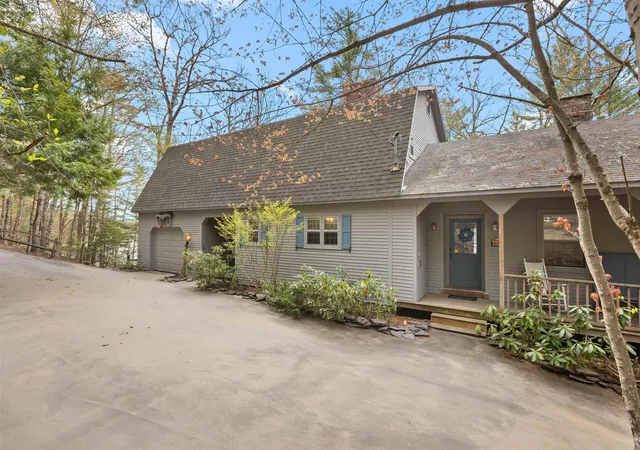 Photo 2 of Single family home for sale at 4499 Lower Waterford Rd, Saint Johnsbury, VT 05819 | MLS# 5089806 | Listing updated on 2026-09-19