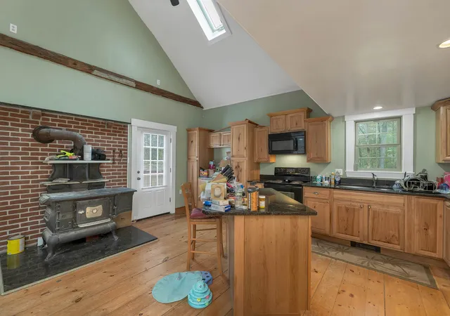 Photo 4 of Sale Pending at 239 Wentworth Rd, Brookfield, NH 03872 | MLS# 5089978 | Listing updated on 2026-08-26