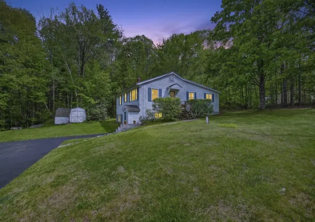Homes for sale in Candia, NH | 112 Main St, Candia, NH 03034 | MLS# 5090182