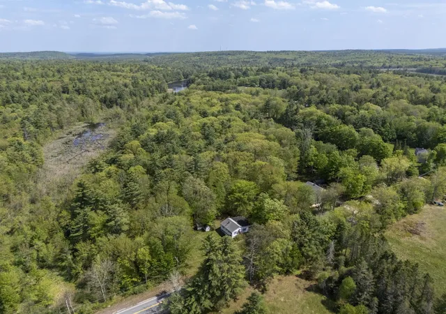 Homes for sale in Candia, NH | 112 Main St, Candia, NH 03034 | MLS# 5090182