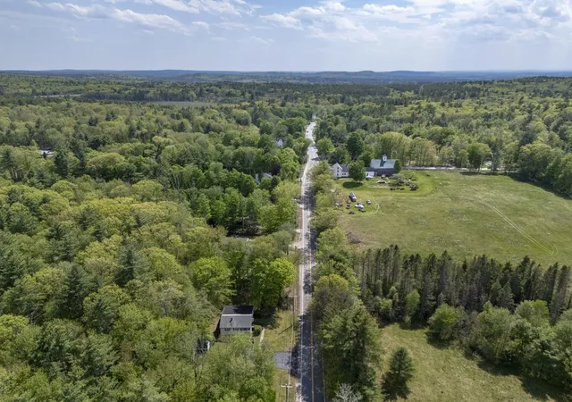 Homes for sale in Candia, NH | 112 Main St, Candia, NH 03034 | MLS# 5090182