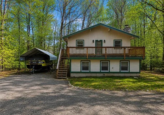 Photo 3 of Single family home for sale at 139 Wintersport St, Moultonborough, NH 03254 | MLS# 5090229 | Listing updated on 2026-07-15