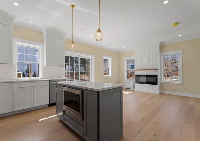 1st image of 136 Locust St #102, Dover, NH 03820 | MLS# 5090284