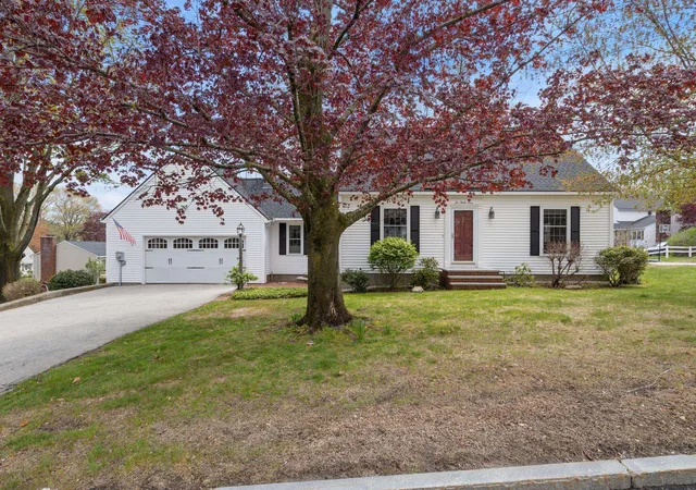 1st image of 633 Fairfield St, Manchester, NH 03104 | MLS# 5090316