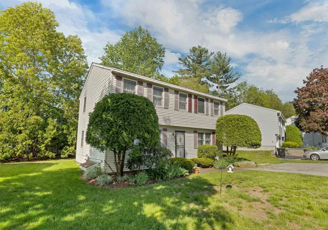 2nd image of 9 Mahogany Dr #106, Nashua, NH 03062 | MLS# 5090319