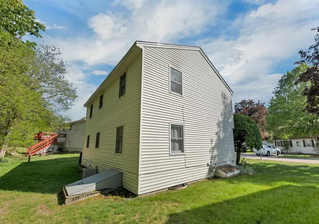Photo 3 of Sale Pending at 9 Mahogany Dr #106, Nashua, NH 03062 | MLS# 5090319 | Listing updated on 2026-07-24