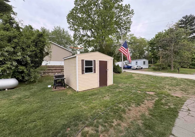 5th image of 11 Gary St, Nashua, NH 03062 | MLS# 5090340