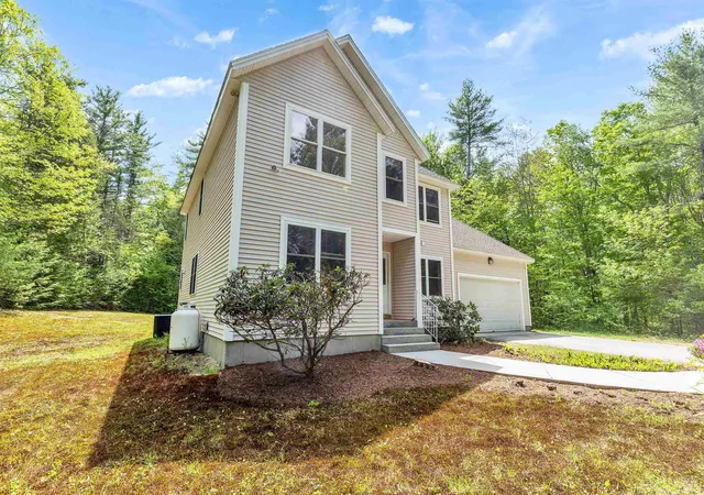 Photo 3 of Single family home for sale at 148 Old Dublin Rd, Peterborough, NH 03458 | MLS# 5090368 | Listing updated on 2026-09-23