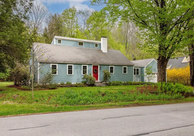 Homes for sale in Durham, NH | 15 Oyster River Rd, Durham, NH 03824 | MLS# 5090427