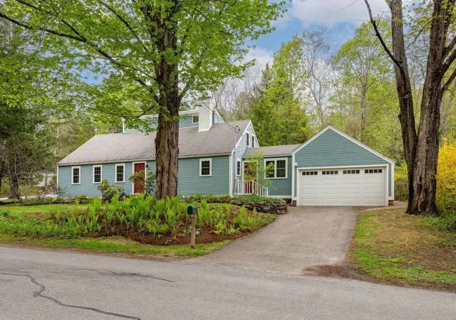 Homes for sale in Durham, NH | 15 Oyster River Rd, Durham, NH 03824 | MLS# 5090427