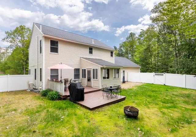 3rd image of 131 Hillcrest Dr, Laconia, NH 03246 | MLS# 5090472
