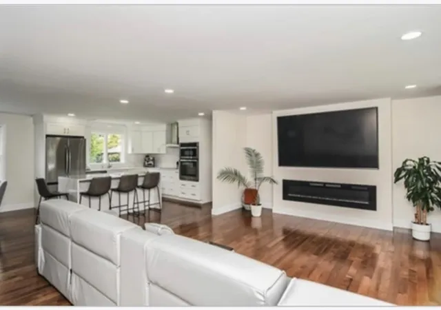 3rd image of 412 West St, Leominster, MA 01453 | MLS# 5090474