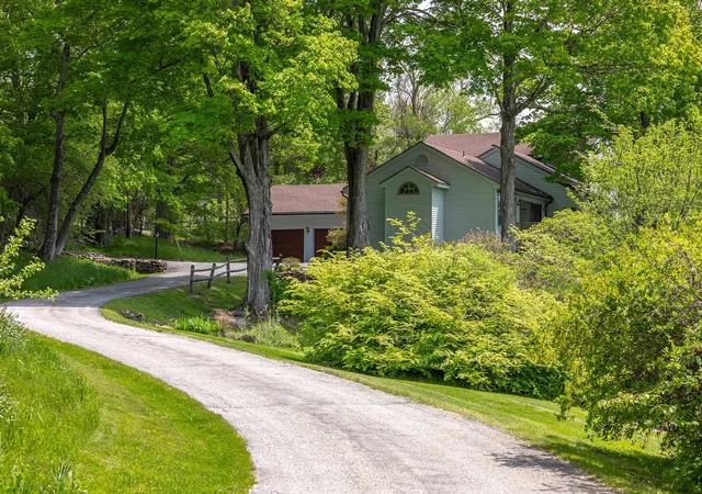 Homes for sale in Dorset, VT | 39 Eagle Rdg, Dorset, VT 05251 | MLS# 5090534
