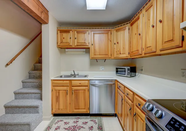 Photo 4 of Condo for sale at 14E Seasons At Attitash Rd #E, Bartlett, NH 03812 | MLS# 5090541 | Listing updated on 2026-08-27