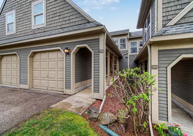 2nd image of 306 Redrock Dr, Burlington, VT 05401 | MLS# 5090606