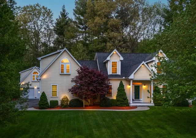 1st image of 5 Glastombury Dr, Sandown, NH 03873 | MLS# 5090686
