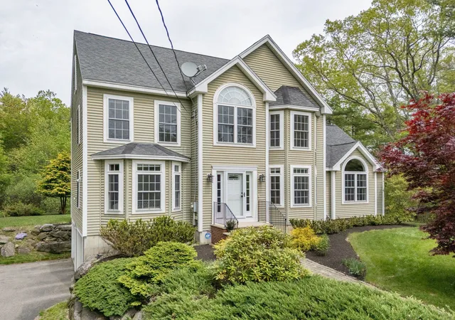 Homes for sale in Barrington, NH | 212 Oak Hill Rd, Barrington, NH 03825 | MLS# 5090700