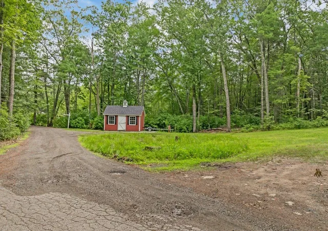 2nd image of 19 Whitneys Grove Rd, Derry, NH 03038 | MLS# 5090703
