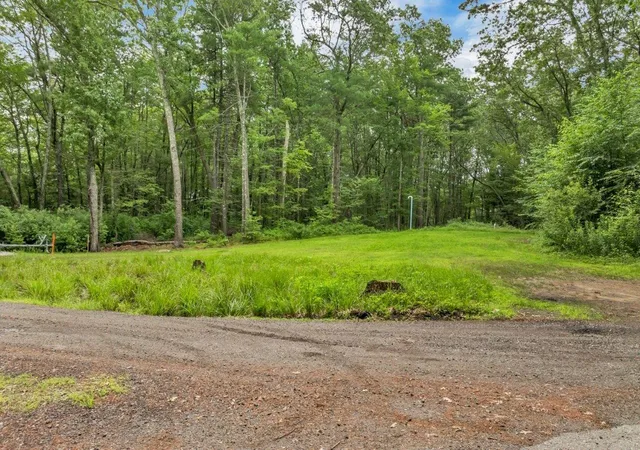 3rd image of 19 Whitneys Grove Rd, Derry, NH 03038 | MLS# 5090703