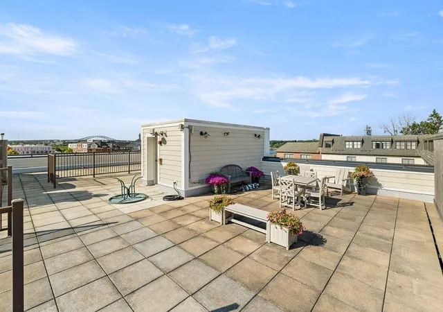 2nd image of 77 Hanover St #11, Portsmouth, NH 03801 | MLS# 5090776