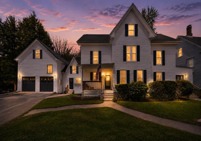 Photo 2 of Single family home for sale at 160 Main St, Pembroke, NH 03275 | MLS# 5090821 | Listing updated on 2026-06-10