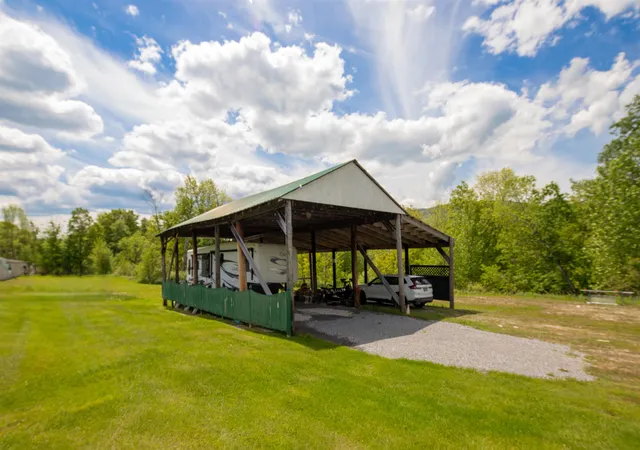 Homes for sale in Manchester, VT | 233 Squires Rd, Manchester, VT 05255 | MLS# 5090840