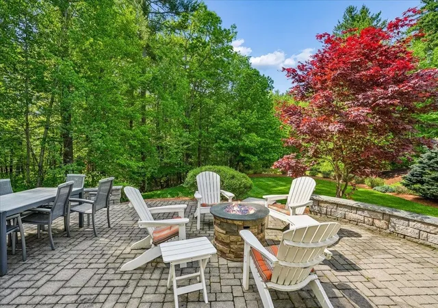 Photo 3 of Single family home for sale at 22 Elizabeth Wy, Bedford, NH 03110 | MLS# 5090859 | Listing updated on 2026-09-17