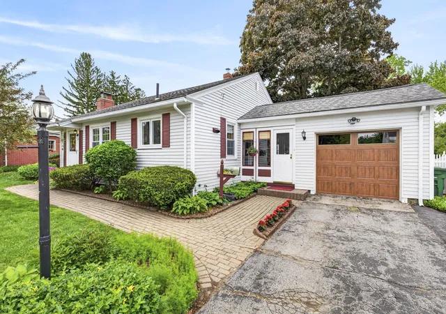 58th image of 12 Burnett St, Nashua, NH 03060 | MLS# 5090869