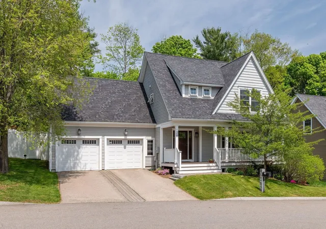Photo 1 of Single family home for sale at 28 Laurel Ct, Portsmouth, NH 03801 | MLS# 5090893 | Listing updated on 2026-06-01