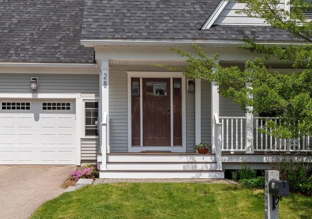 Photo 3 of Single family home for sale at 28 Laurel Ct, Portsmouth, NH 03801 | MLS# 5090893 | Listing updated on 2026-06-01